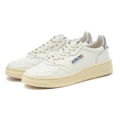 Autry 01 Low Leather Sneaker White & Silver